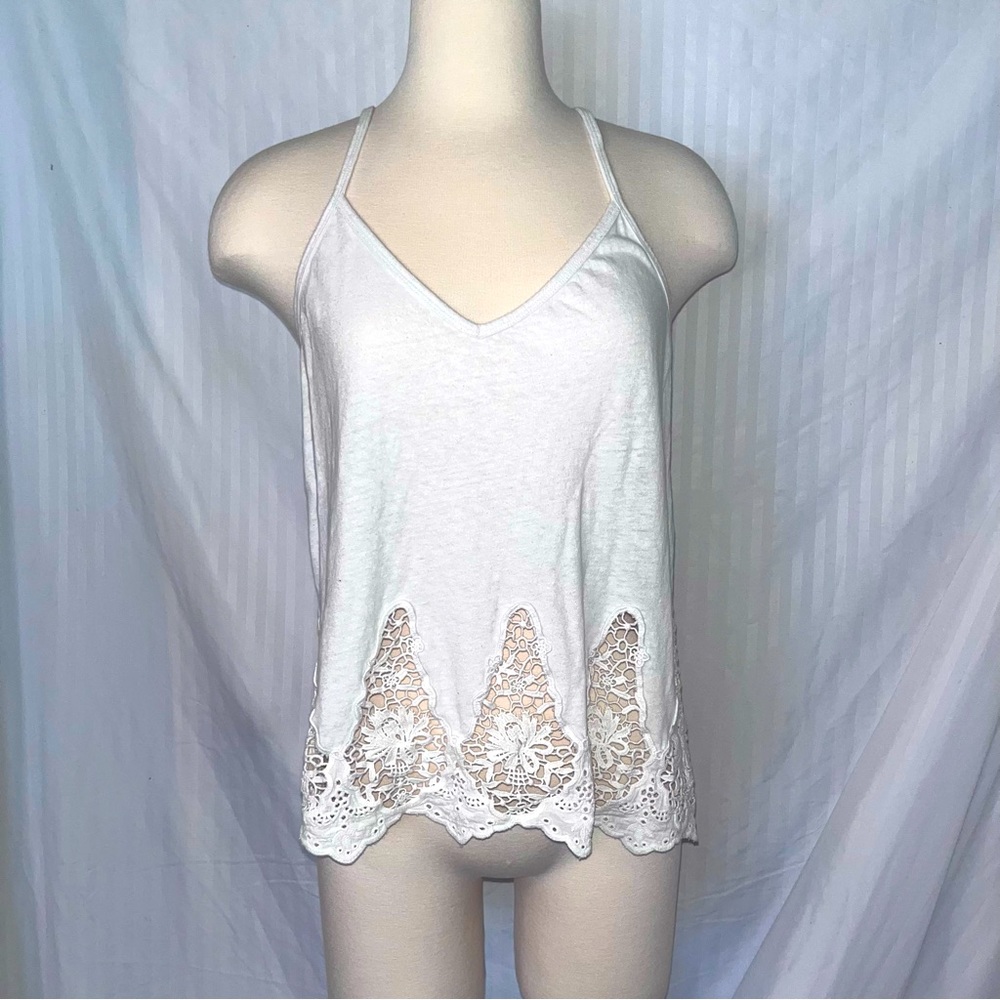 💛3/$15 Abercrombie and Fitch Crochet Inlet Cami